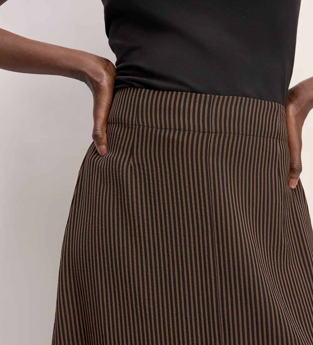 Women's flowy midi skirt