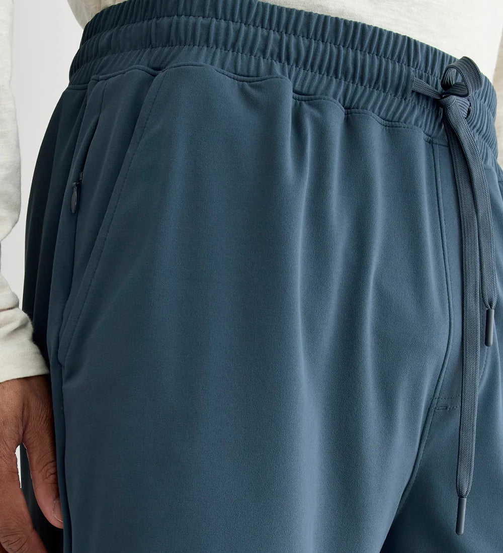 Men solid cotton shorts