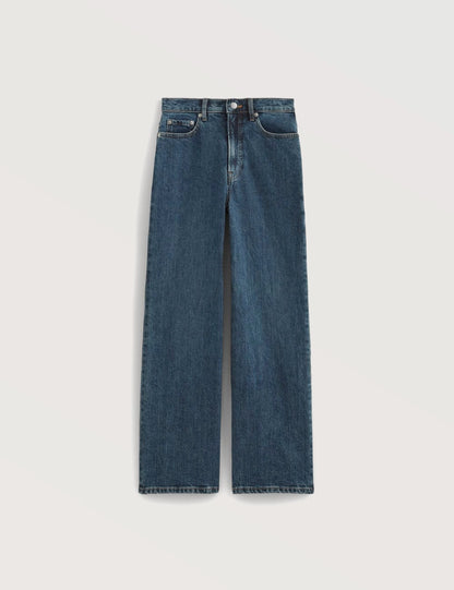 Clean Cut Straight Jeans