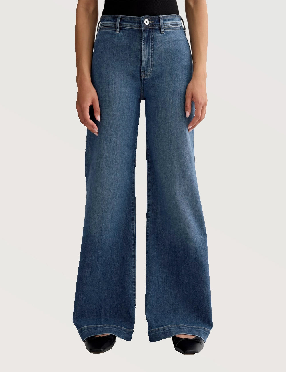 Relaxed Fit Wide Leg Jeans