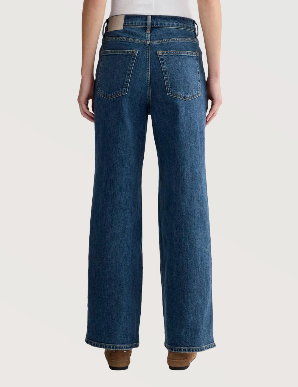 Clean Cut Straight Jeans